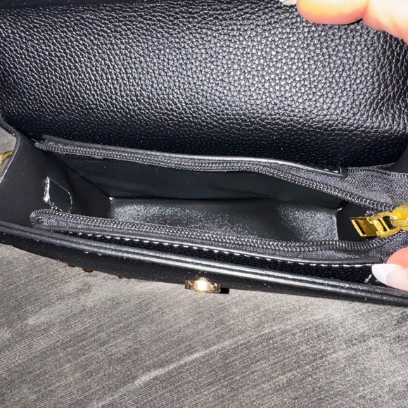 Black and Gold Lion Head Women Bag - Picture 5 of 7